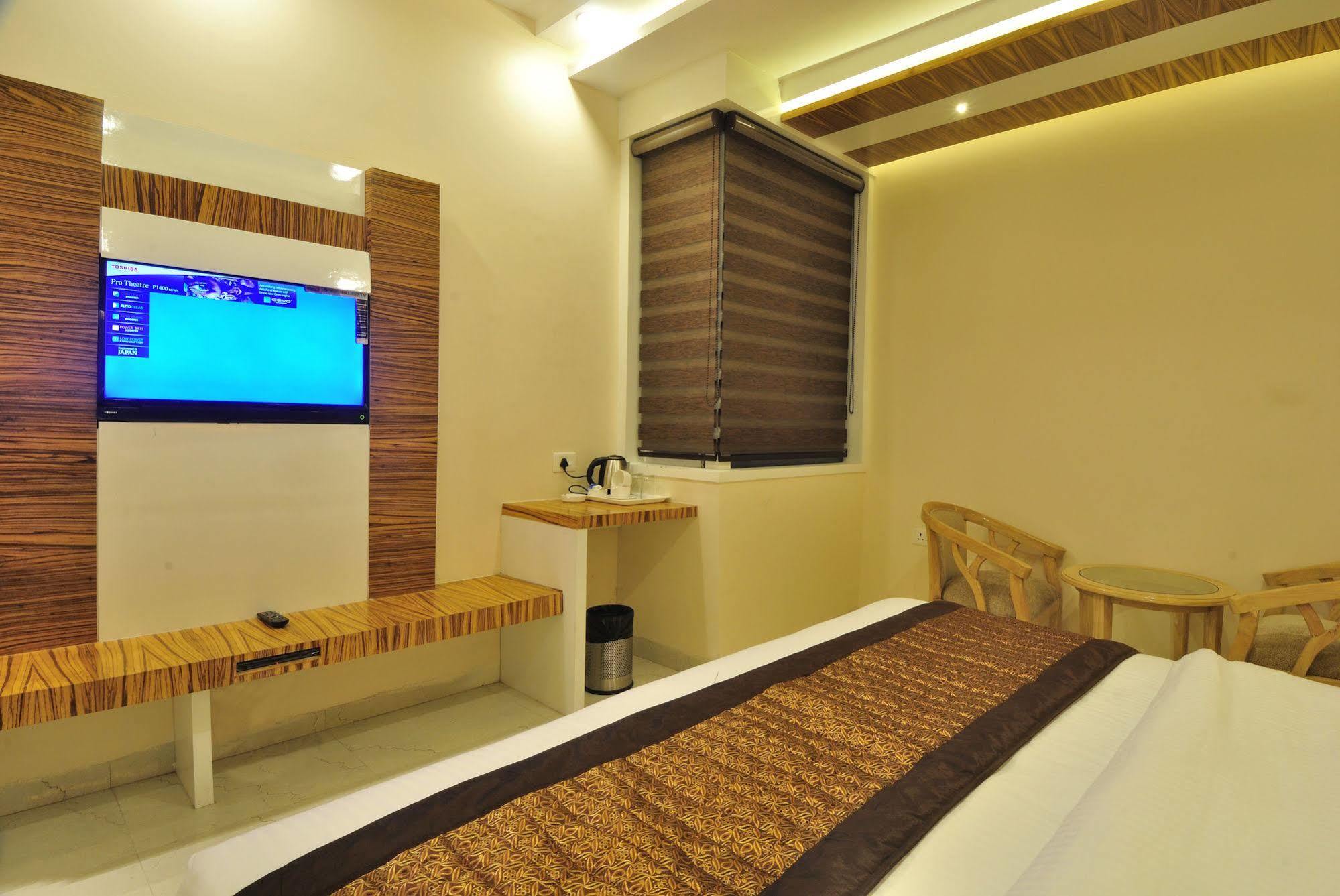 Aman Continental - 2Mins From Railway Station And 5 Mins From Metro Ξενοδοχείο Νέο Δελχί Εξωτερικό φωτογραφία